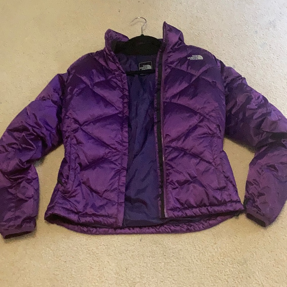 Selling a north face women’s medium puffy jacket